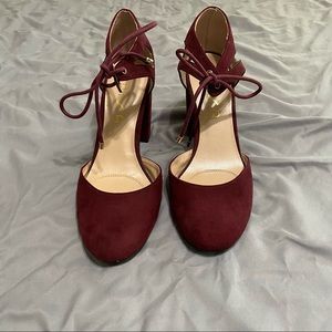 Unisa closed toe heels